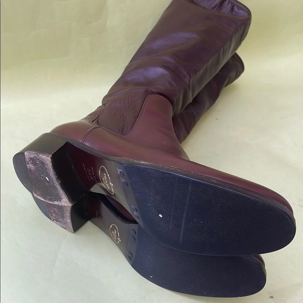 Prada Vintage Brown Over the Knee Leather Boots with Streamlined Design - Picture 13 of 16